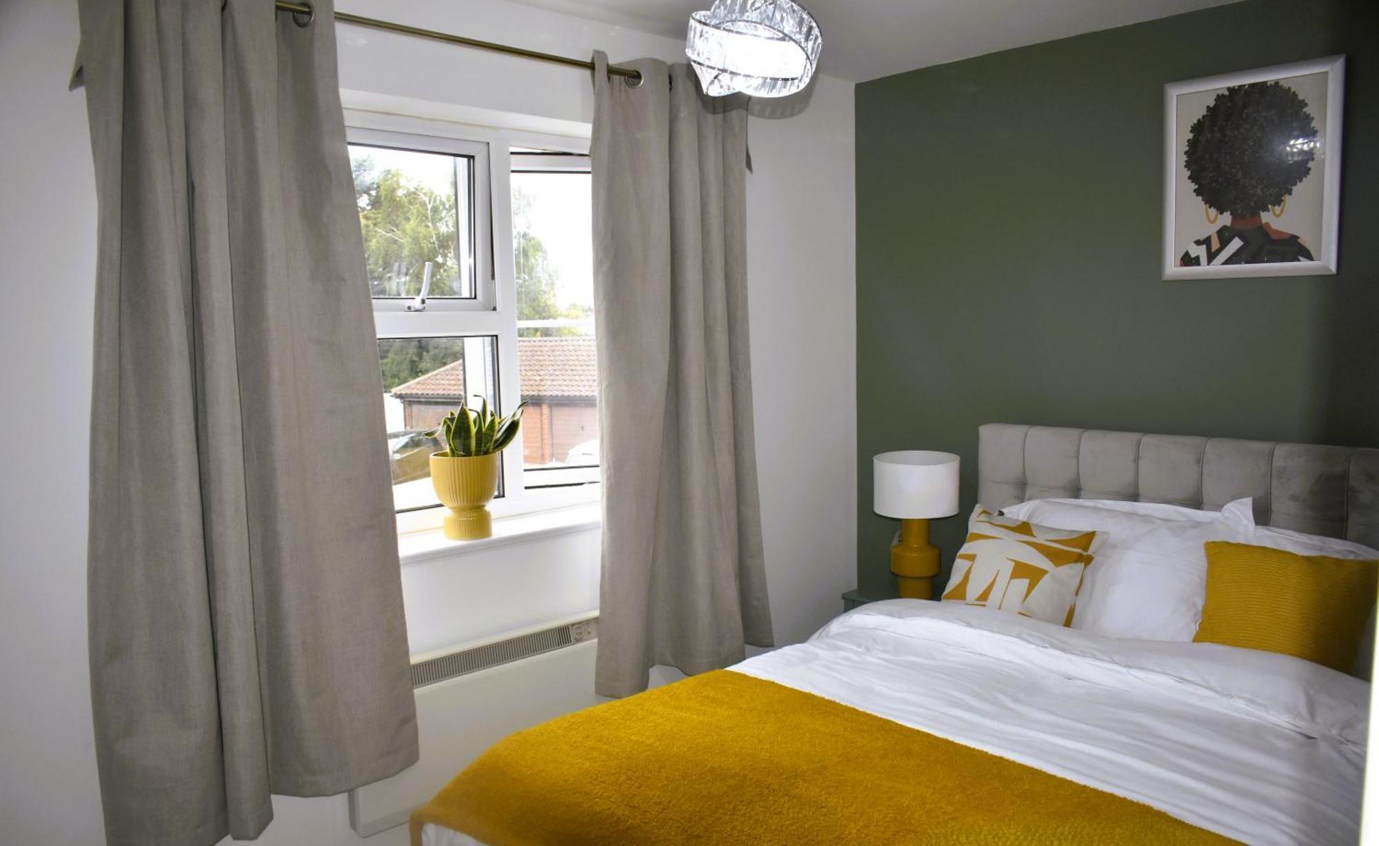 Luxury 2 Bed House With 3 Beds,3 Free Parking Lot In Dartford Near Town Centre, Adjacent Bus Stop, Train Station, Bluewater Mall, 25Mins To London City Airport,20 Miles From Central London 외부 사진