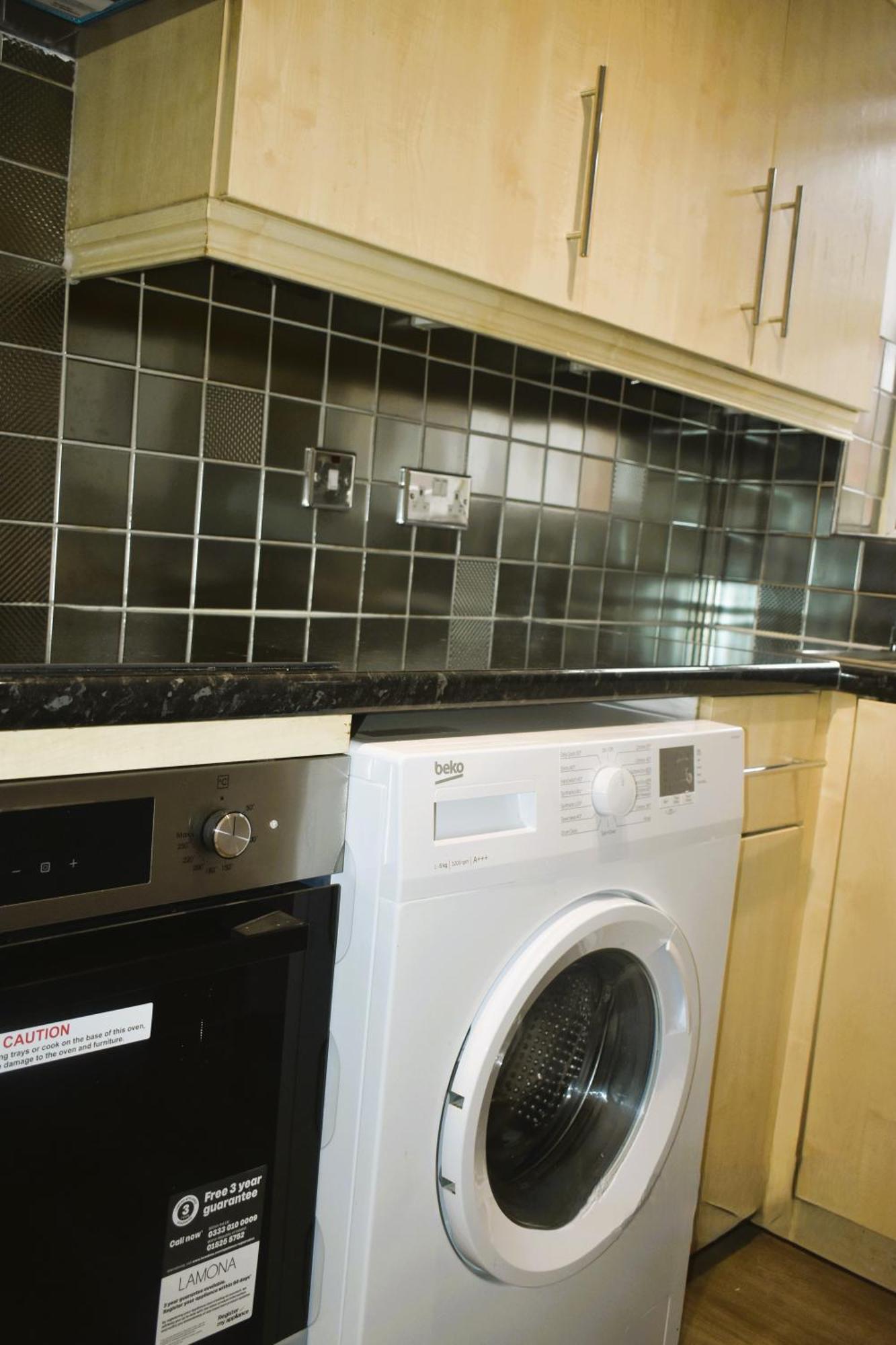 Luxury 2 Bed House With 3 Beds,3 Free Parking Lot In Dartford Near Town Centre, Adjacent Bus Stop, Train Station, Bluewater Mall, 25Mins To London City Airport,20 Miles From Central London 외부 사진