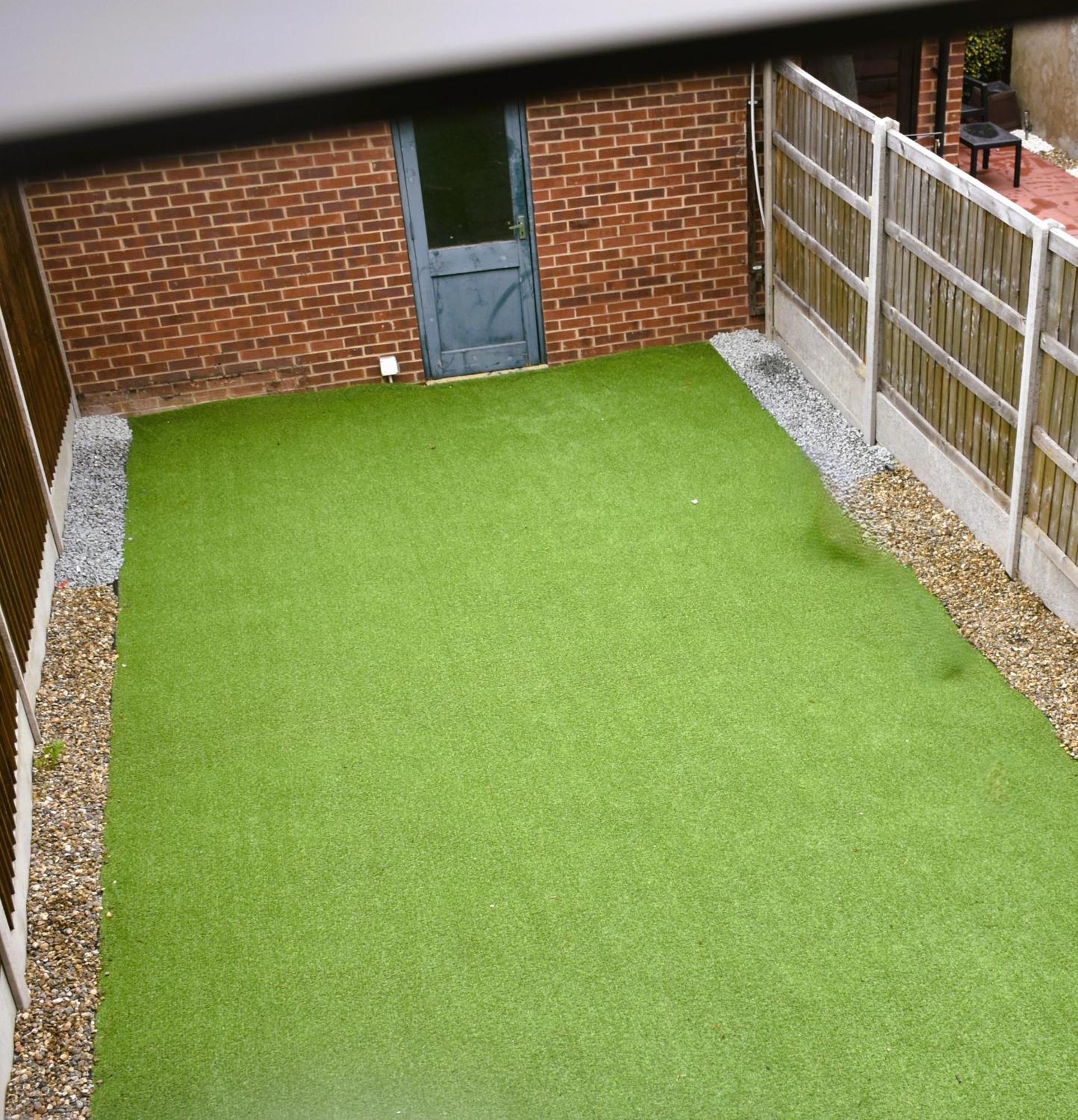 Luxury 2 Bed House With 3 Beds,3 Free Parking Lot In Dartford Near Town Centre, Adjacent Bus Stop, Train Station, Bluewater Mall, 25Mins To London City Airport,20 Miles From Central London 외부 사진